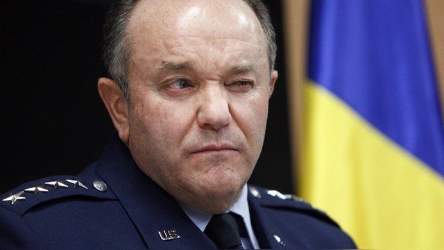 Spiegel рассказал, зачем бывший главком НАТО хотел обострить конфликт на Украине в 2014 -2015