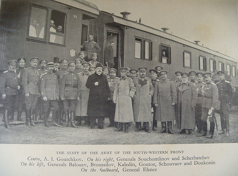 800px-staff_of_russian_army2c_wwi_south-west_front-4901523