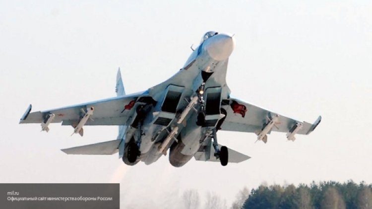 В Сети появились новые видео перехвата американского самолета российским Су-27