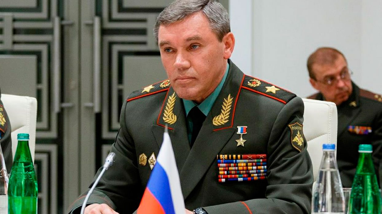 Американская база террористов окружена военными России и Сирии